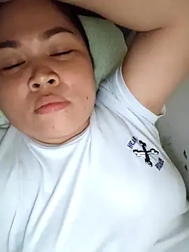 Snapshot of XXLorie_02 chatting on November 14, 11:14 am XXLorie 02 online show from November 14, 11:14 am