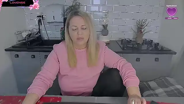 erikaerika online show from January 9, 9:38 am