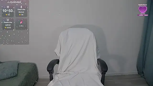 erikaerika online show from March 22, 9:11 am