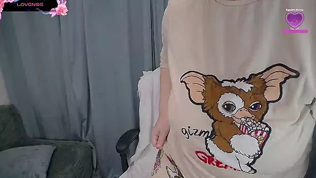 erikaerika online show from January 17, 7:45 am