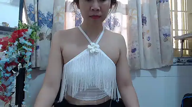Snapshot of AsianPussie4u chatting on February 26, 3:57 am AsianPussie4u online show from February 26, 3:57 am