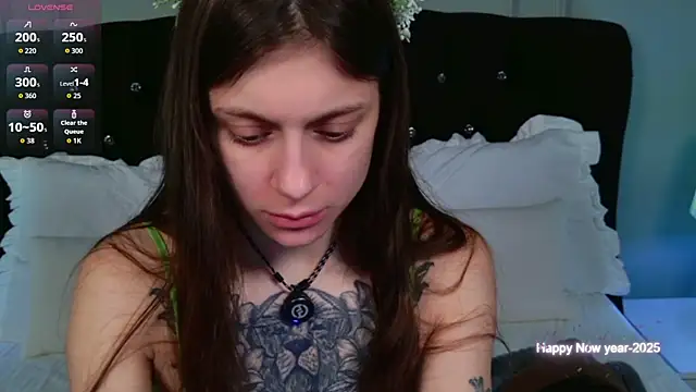 Snapshot of Eille_Elfie chatting on December 4, 5:06 am Eille Elfie online show from December 4, 5:06 am