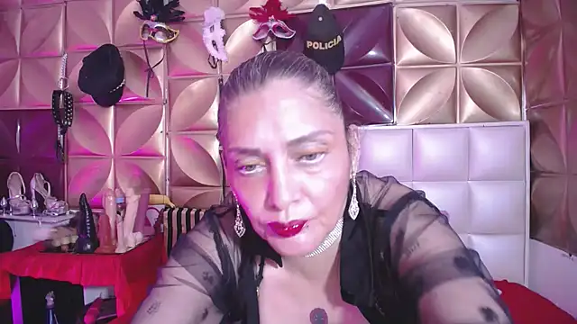 VIKY HOTT online show from October 13, 10:21 pm