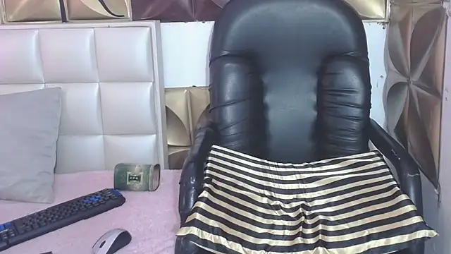 VIKY HOTT online show from September 22, 8:15 pm