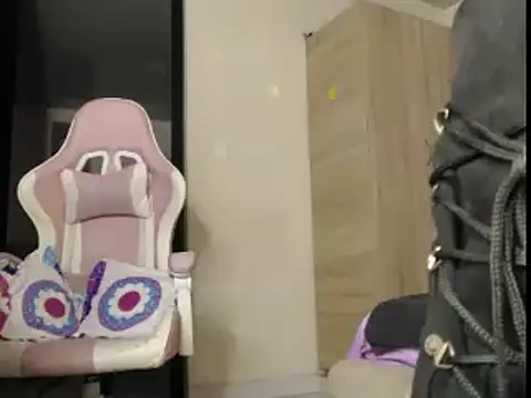 Snapshot of vittoriaromano chatting on November 19, 3:06 am vittoriaromano online show from November 19, 3:06 am