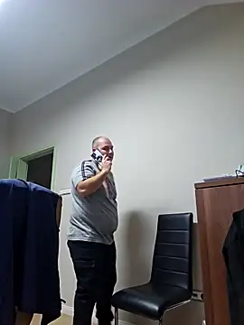 Andrew1900529 online show from November 26, 1:33 pm