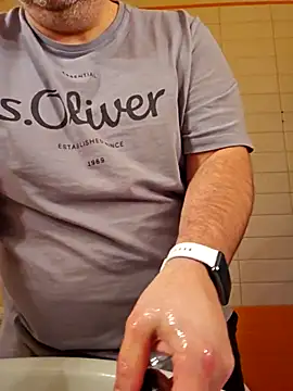 Andrew1900529 online show from November 28, 8:03 am