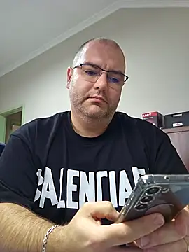 Andrew1900529 online show from November 27, 8:37 am