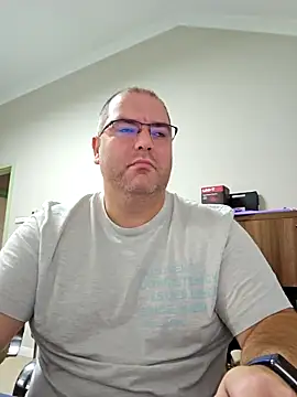 Snapshot of Andrew1900529 chatting on October 15, 6:22 am Andrew1900529 online show from October 15, 6:22 am
