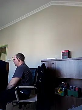 Snapshot of Andrew1900529 chatting on March 18, 1:12 pm Andrew1900529 online show from March 18, 1:12 pm