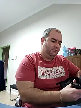 Snapshot of Andrew1900529 chatting on January 30, 7:39 am Andrew1900529 online show from January 30, 7:39 am
