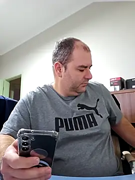 Andrew1900529 online show from December 17, 6:29 am