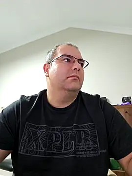 Andrew1900529 online show from November 3, 5:34 am