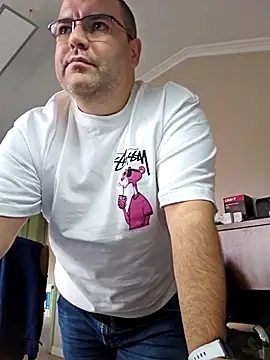 Andrew1900529 online show from December 3, 9:31 am