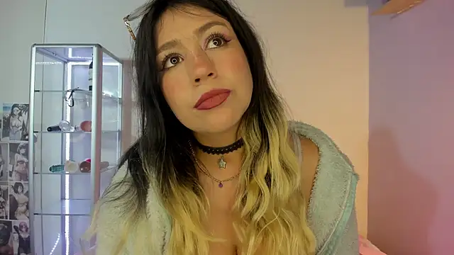 Snapshot of BA_BYY chatting on November 11, 8:36 pm BA BYY online show from November 11, 8:36 pm