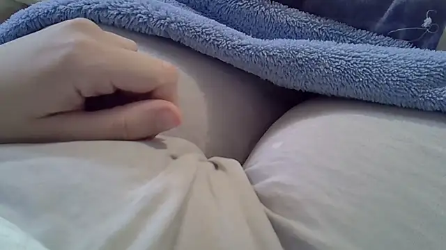 Snapshot of perescam chatting on June 11, 3:53 pm perescam online show from June 11, 3:53 pm
