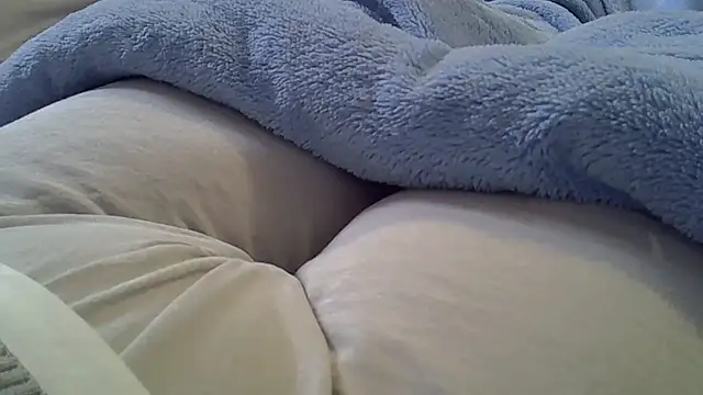 Snapshot of perescam chatting on July 4, 2:21 pm perescam online show from July 4, 2:21 pm