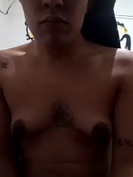 Snapshot of LUNAdeMARTE chatting on December 4, 9:58 pm LUNAdeMARTE online show from December 4, 9:58 pm