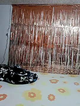 Snapshot of LUNAdeMARTE chatting on February 6, 4:08 am LUNAdeMARTE online show from February 6, 4:08 am