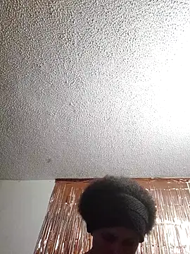 Snapshot of LUNAdeMARTE chatting on November 16, 12:37 am LUNAdeMARTE online show from November 16, 12:37 am