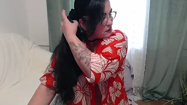 JullieMilf online show from October 12, 8:16 am