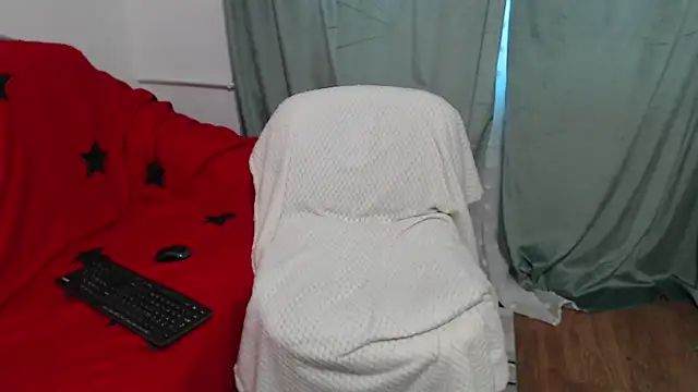 JullieMilf online show from September 28, 8:43 am