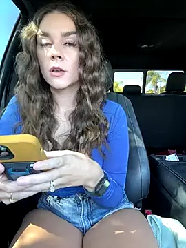 Snapshot of MaggyMayI chatting on November 13, 4:44 pm MaggyMayI online show from November 13, 4:44 pm