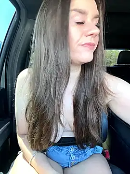 MaggyMayI online show from April 16, 3:57 pm