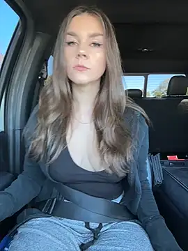 Snapshot of MaggyMayI chatting on October 31, 4:58 pm MaggyMayI online show from October 31, 4:58 pm