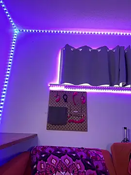 MaggyMayI online show from March 3, 4:58 pm