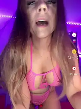 Snapshot of MaggyMayI chatting on July 14, 2:45 pm MaggyMayI online show from July 14, 2:45 pm