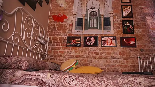 Evelively online show from April 18, 3:31 am