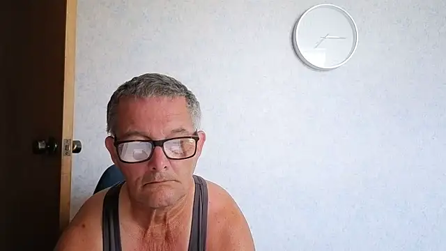 Snapshot of bigballnz chatting on November 3, 6:11 pm bigballnz online show from November 3, 6:11 pm