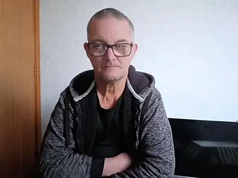 Snapshot of bigballnz chatting on September 23, 8:27 pm bigballnz online show from September 23, 8:27 pm