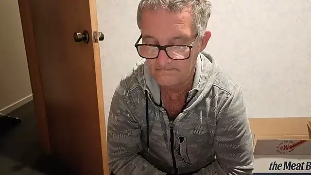 Snapshot of bigballnz chatting on November 13, 8:51 am bigballnz online show from November 13, 8:51 am