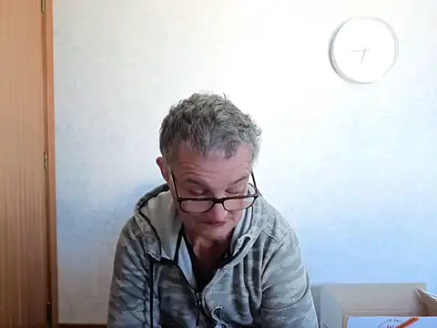 Snapshot of bigballnz chatting on November 15, 7:29 pm bigballnz online show from November 15, 7:29 pm