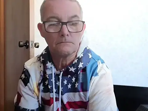 Snapshot of bigballnz chatting on September 26, 8:38 pm bigballnz online show from September 26, 8:38 pm