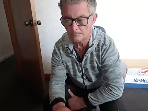 Snapshot of bigballnz chatting on November 26, 8:31 pm bigballnz online show from November 26, 8:31 pm