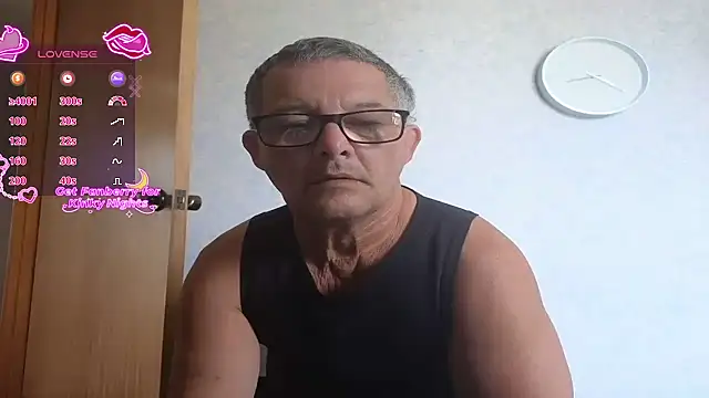 Snapshot of bigballnz chatting on November 8, 7:17 pm bigballnz online show from November 8, 7:17 pm