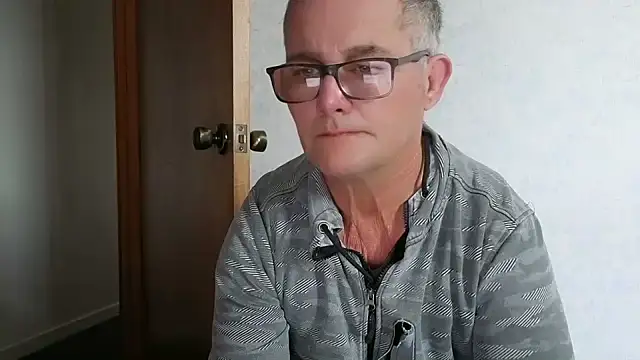 Snapshot of bigballnz chatting on October 7, 7:26 pm bigballnz online show from October 7, 7:26 pm