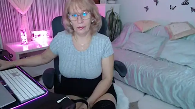 Ghertrude52 online show from November 4, 4:05 am