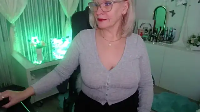 Ghertrude52 online show from January 12, 4:08 am