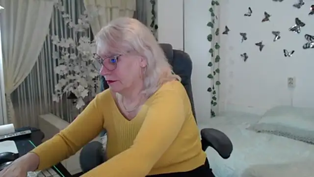 Ghertrude52 online show from March 3, 4:41 am