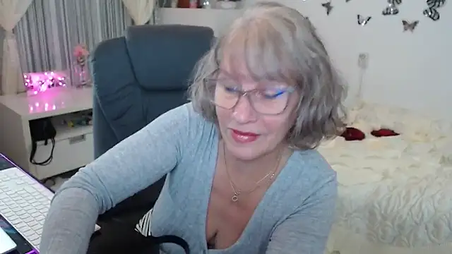 Ghertrude52 online show from October 11, 3:40 am
