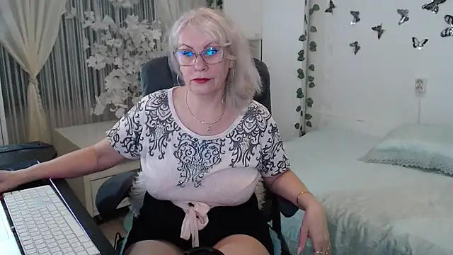 Ghertrude52 online show from April 4, 4:08 am