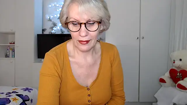 Ghertrude52 online show from March 5, 4:13 am