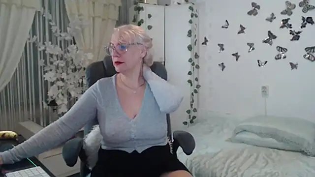 Ghertrude52 online show from February 27, 5:07 am