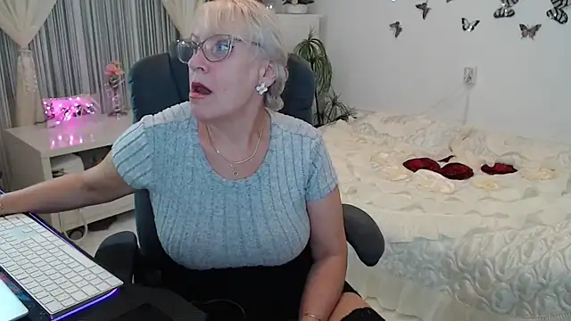 Ghertrude52 online show from October 8, 3:08 am