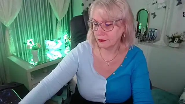 Ghertrude52 online show from January 13, 4:05 am