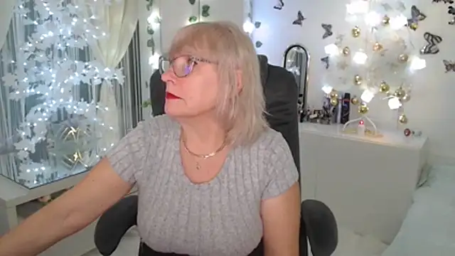 Ghertrude52 online show from December 20, 3:53 am